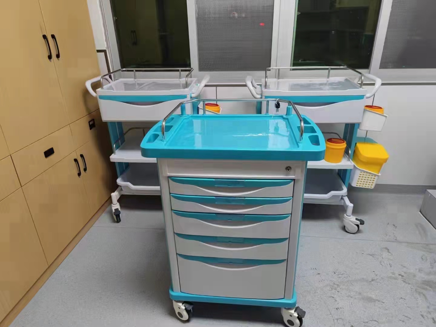護理工作車（32）